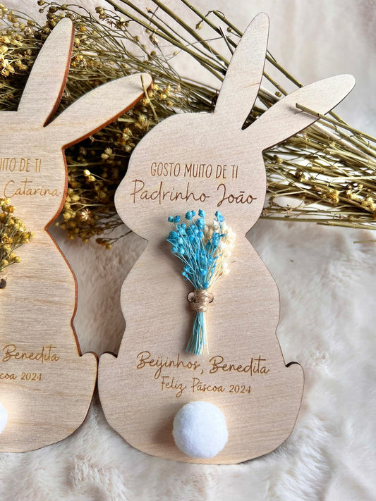 Coelho de Madeira Personalizado – Lembrança Especial de Páscoa
