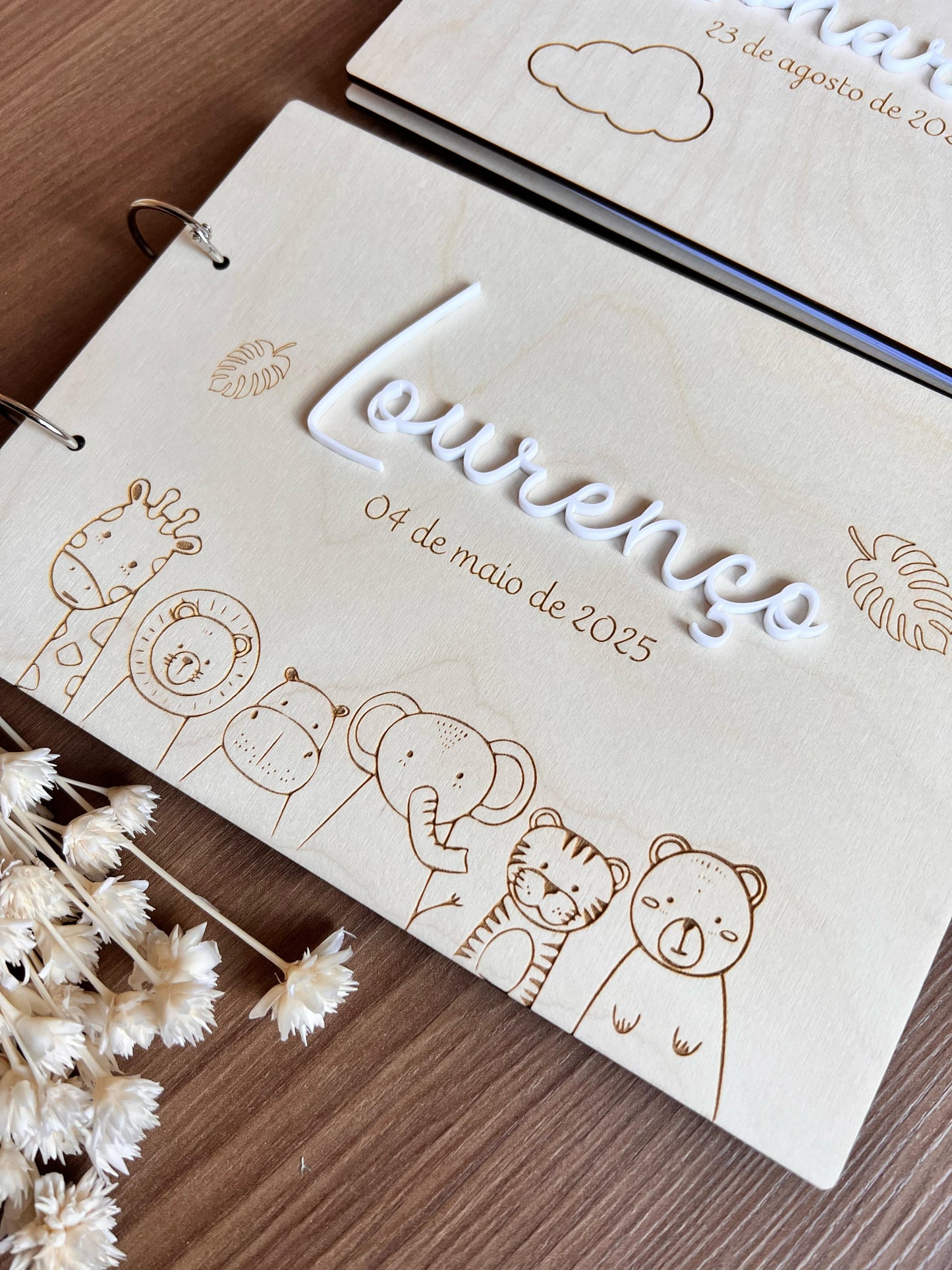 Livro de Honra e memórias personalizado em madeira - Modelo Animais da Selva