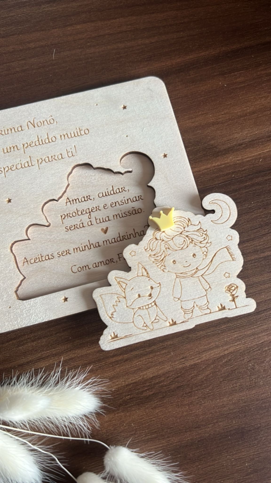 Convite para Padrinhos Destacável Formato Menino com Coroa