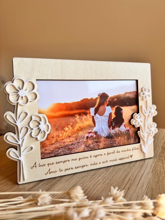 Moldura Personalizada em Madeira para Mãe e Avó – Com Foto e Mensagem Gravada