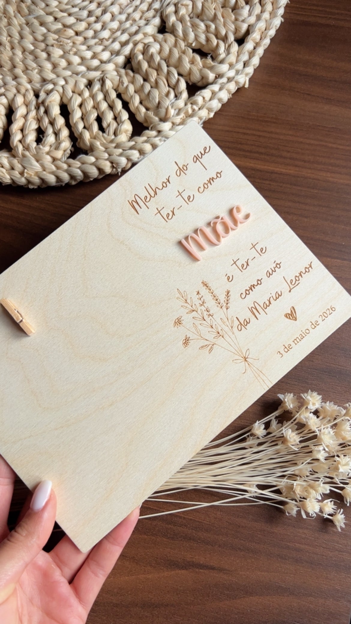 Moldura personalizada em madeira para o Dia da Mãe / Avó com foto e mensagem