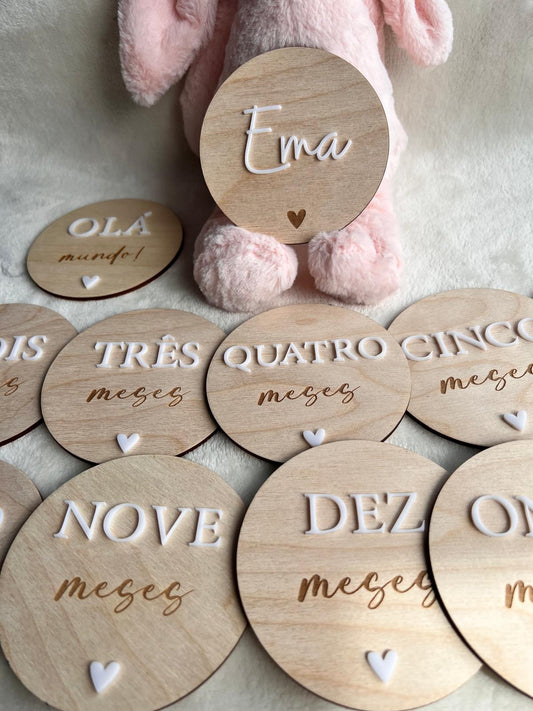 Milestones em Acrílico e Madeira