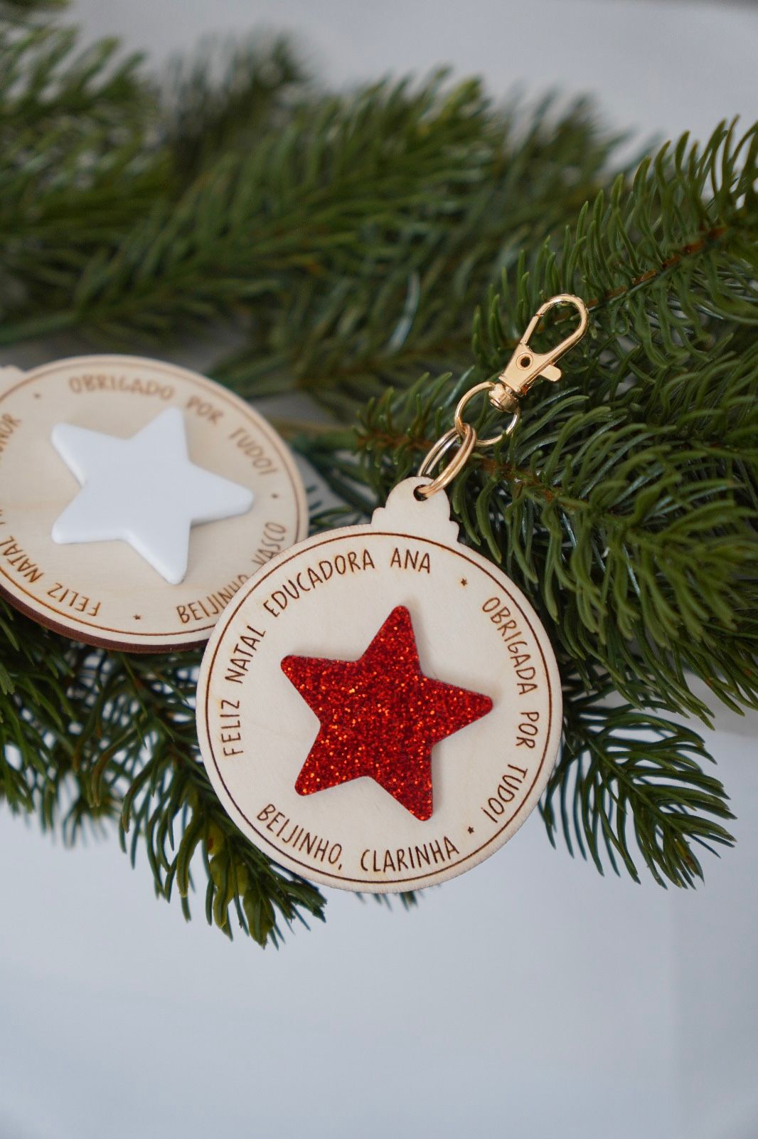 Porta-chaves personalizado para educadora com estrela em acrílico brilhante
